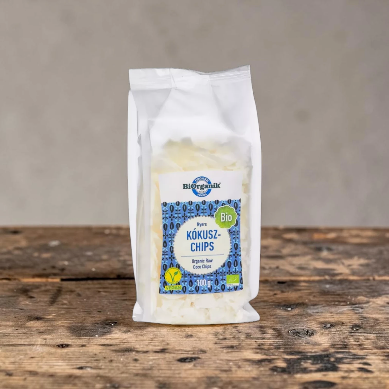 BIO nyers kókuszchips 100g, prémium bio csemegék, laktózmentes kókuszchips, vegán kókuszchips, növényi rágcsálnivaló, finom tiszta bio nyers kókusz chips