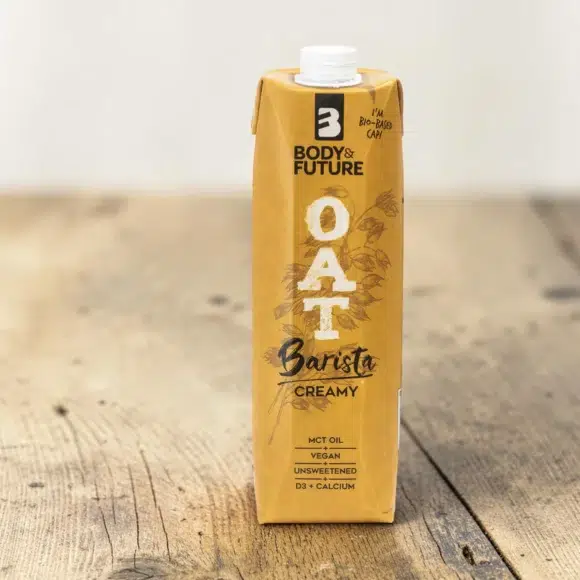 Profi hab otthon is! A Body&Future Oat Barista 1L vitaminokkal dúsított, kiválóan habosítható növényi ital. Ideális cappuccinóhoz, lattéhoz és tudatos kávézáshoz.